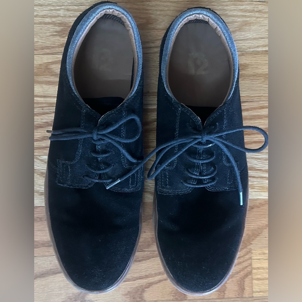R2 Men’s Shoes Sz 10 Black Suede Leather Upper, Brown Soles, Cream Stitching!